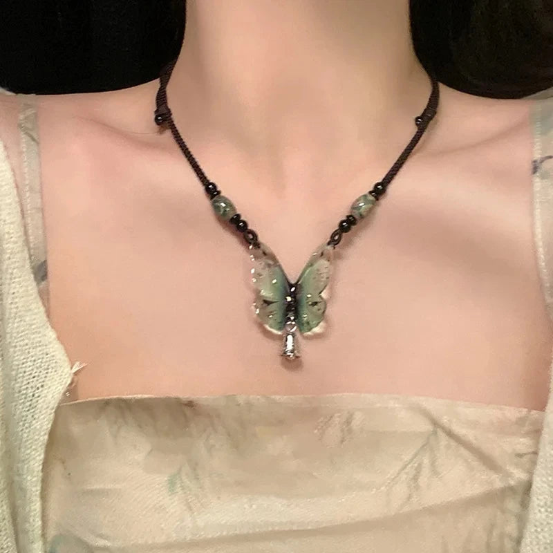 New Chinese style beaded butterfly necklace with a new high-end design niche sweater chain, women's summer collarbone chain