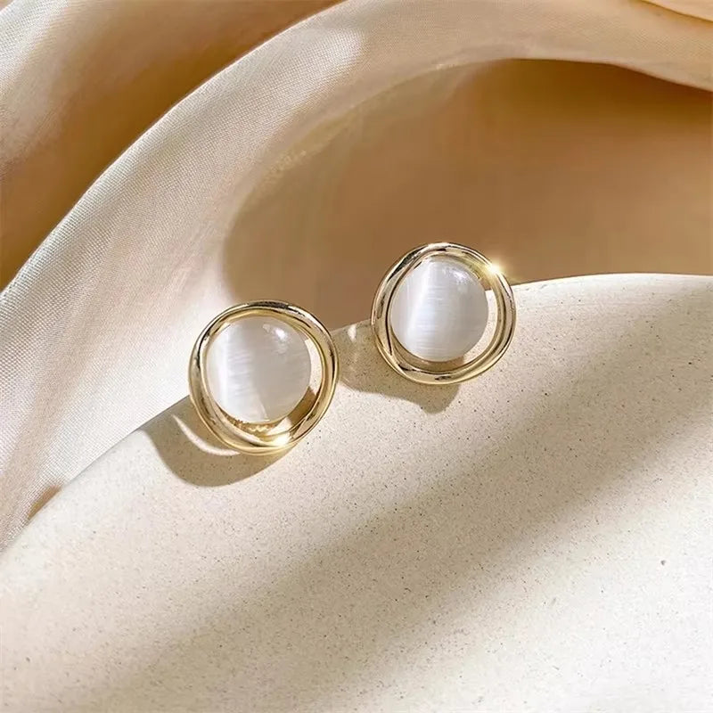 Ear Clip Without Ear Hole Women's Summer Ear Bone Clip Light Luxury Small Opal Heart Resin Stone Earrings Temperament Versatile
