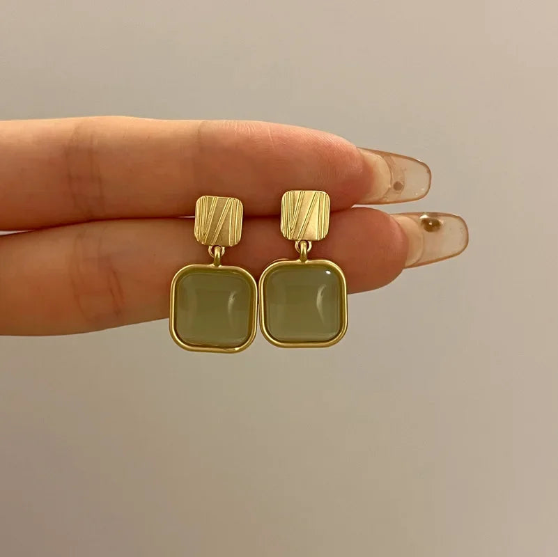 Ear Clip Without Ear Hole Women's Summer Ear Bone Clip Light Luxury Small Opal Heart Resin Stone Earrings Temperament Versatile